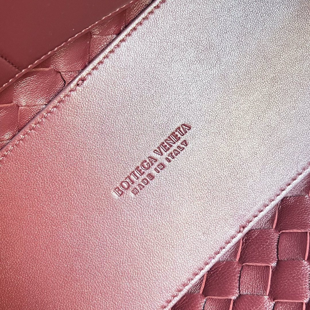 BOTTEGA VENETA Andiamo small tote in intrecciato leather with embellishment