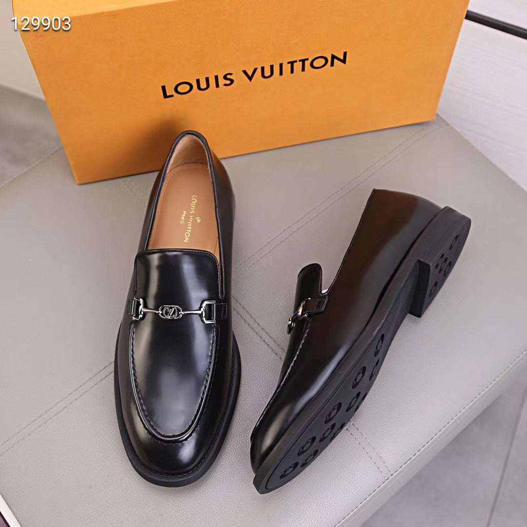 Men LV loafers