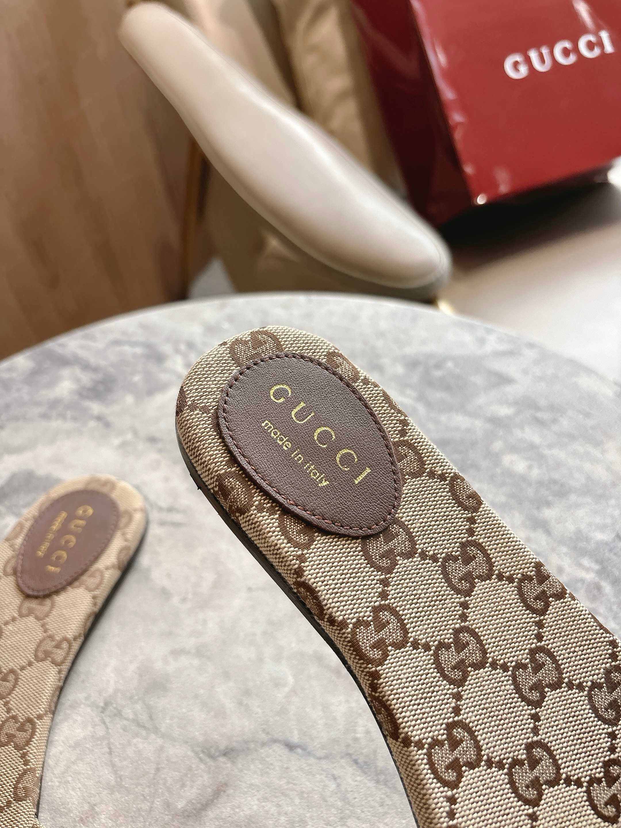 Gucci Women's mule with horsebit