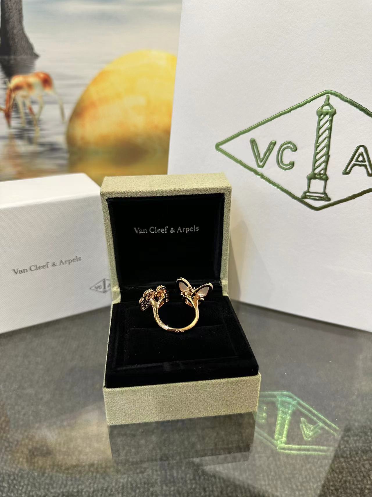 Van Cleef & Arpels Two Butterfly Between The Finger Ring