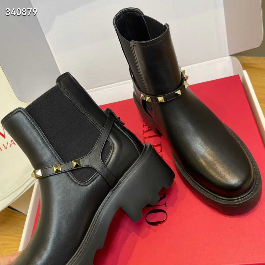 Valentino women boot with sturds