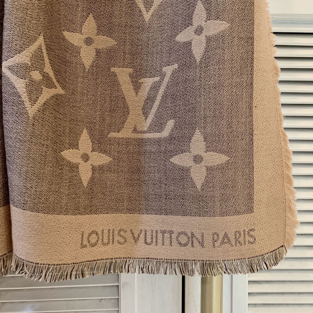 LV Scarf