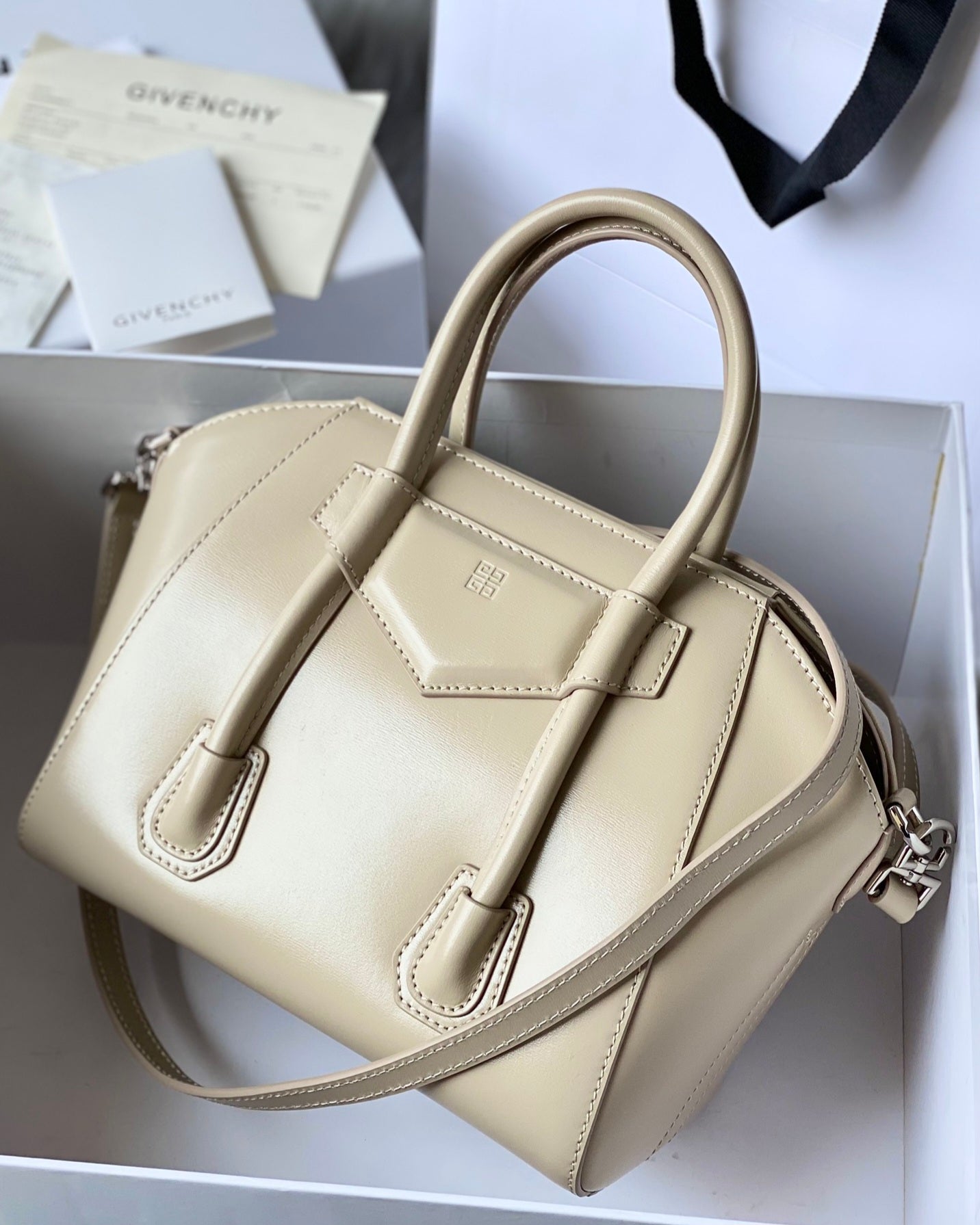 Givenchy Tote Antigona Lock Toy made of leather