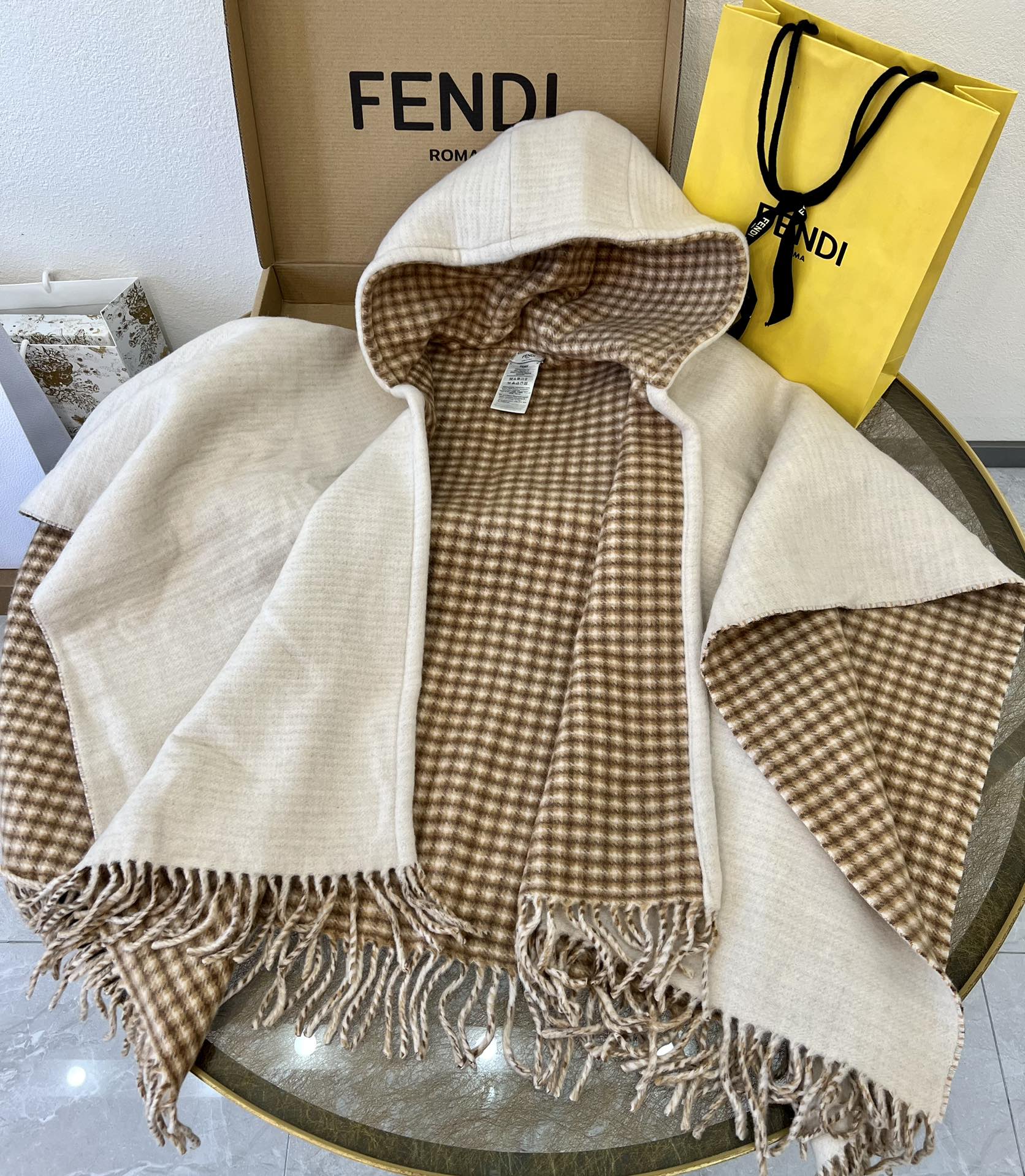 FENDI PONCHO REVERSIBLE