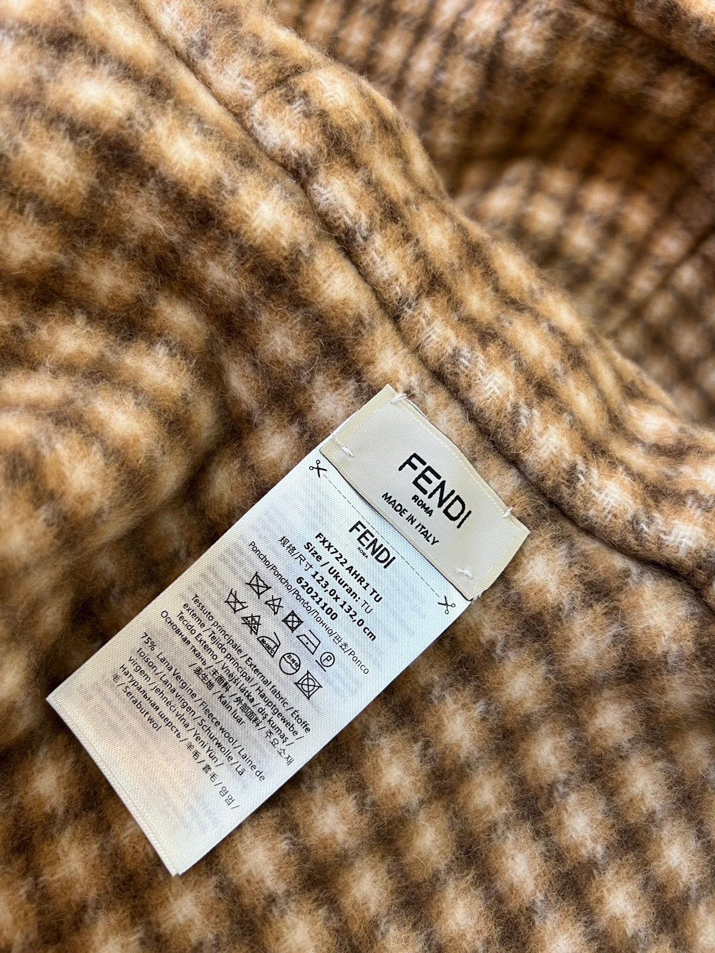 FENDI PONCHO REVERSIBLE