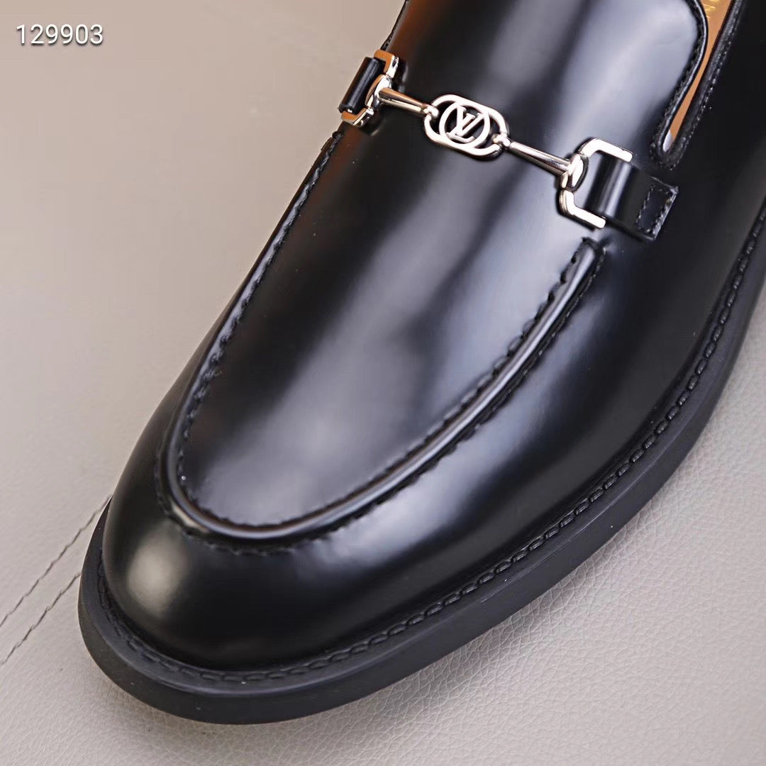 Men LV  loafers