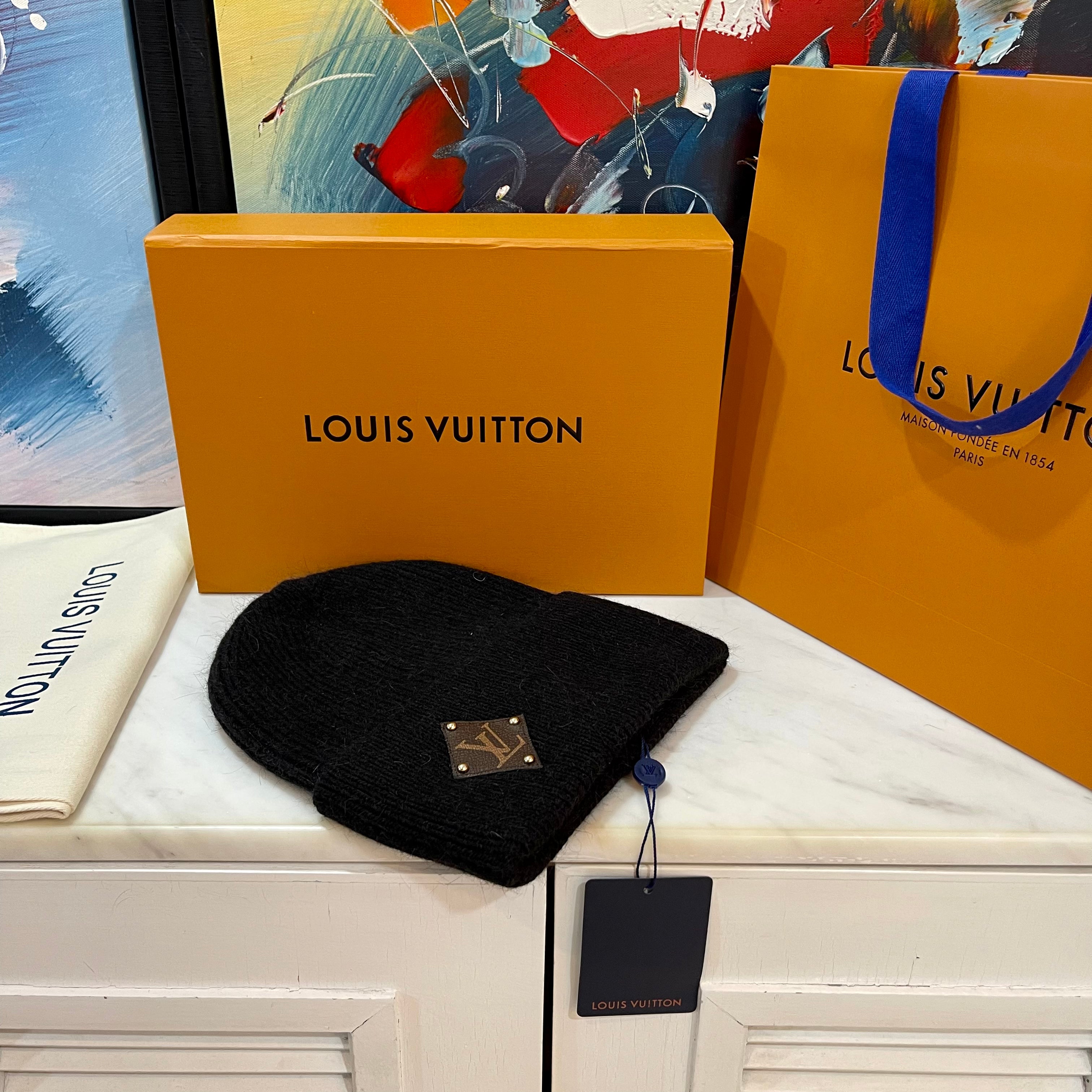 Louis vuitton head warmer