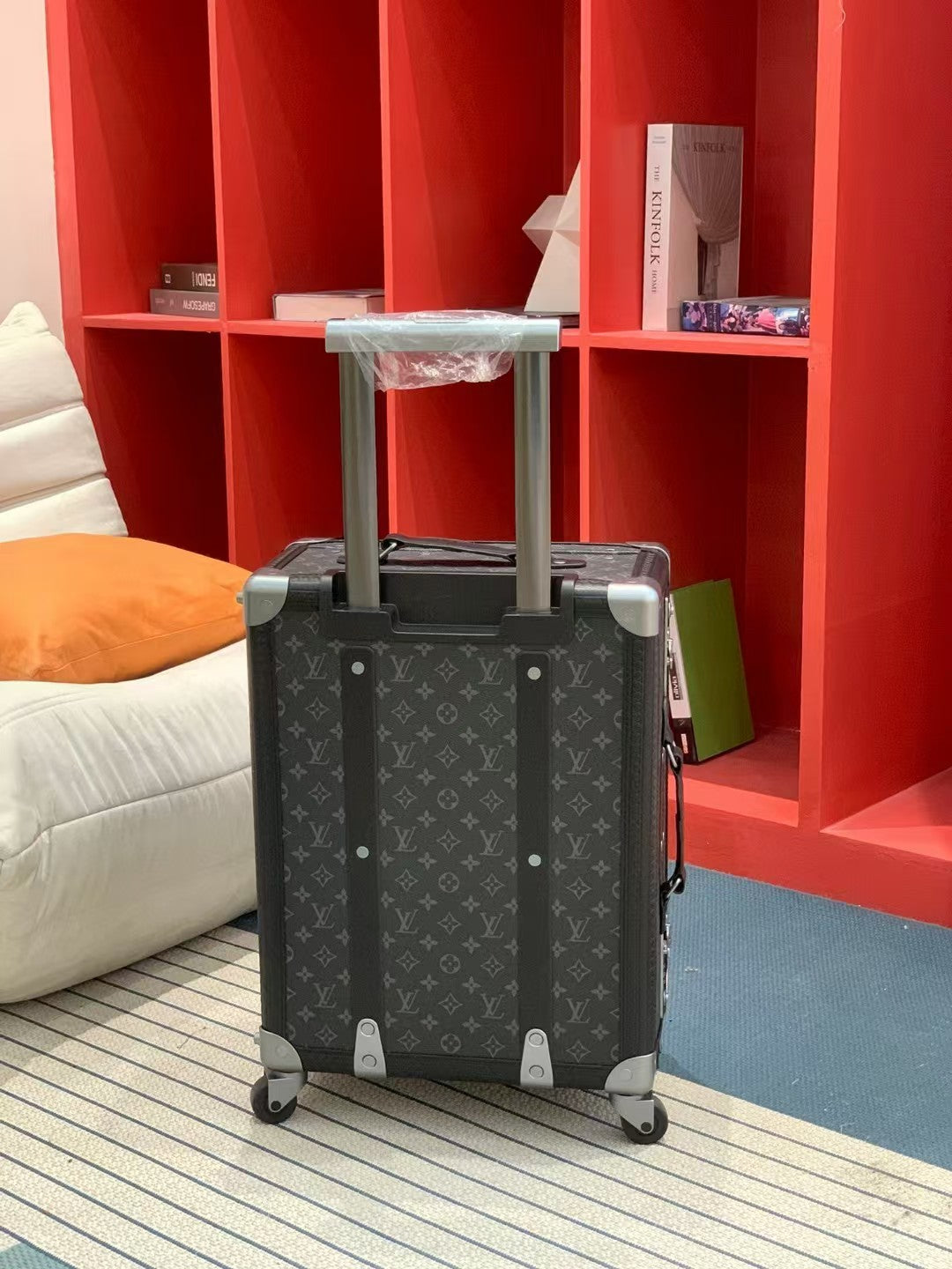 Lv rolling trunk luggage